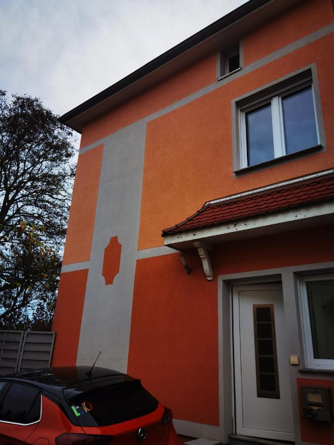 Modernes Behagliches Haus Mit Kamin, Terrasse Und Garten 마그데부르크 외부 사진
